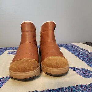 Stio Colter Boot in Medium Brown weather resistant Leather and Suede Size 7.5